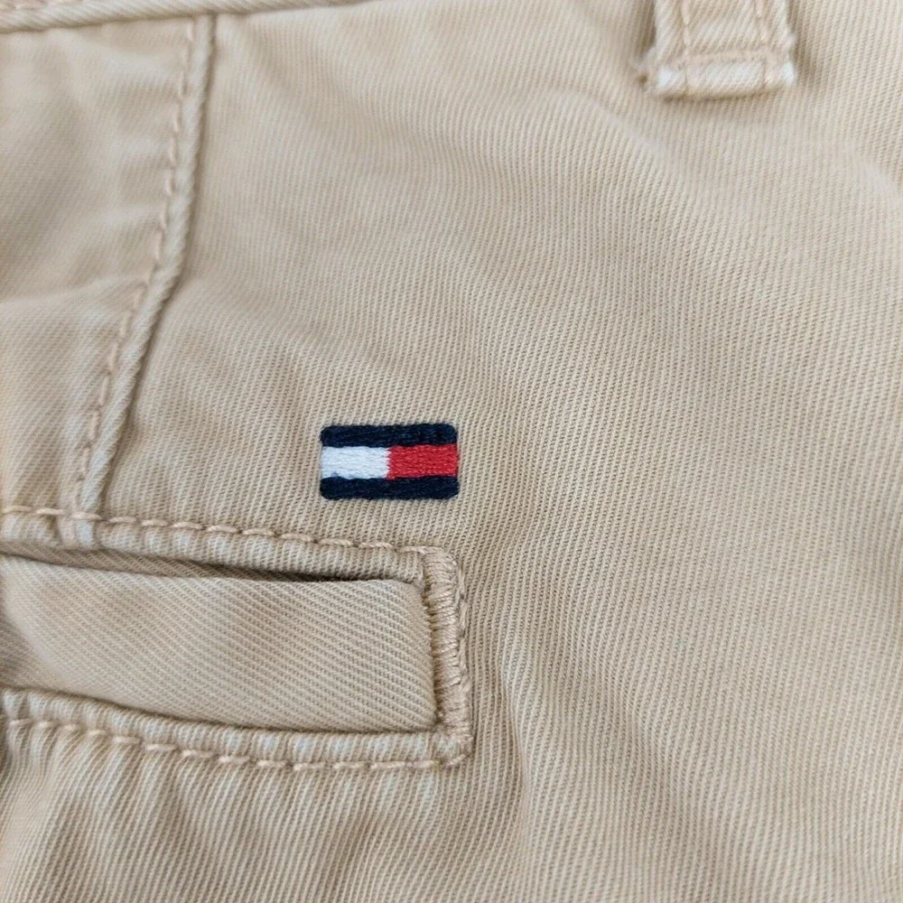 Tommy Hilfiger Mens 36 Chino Shorts Khaki‎ Solid Casual Flat Front 100% Cotton